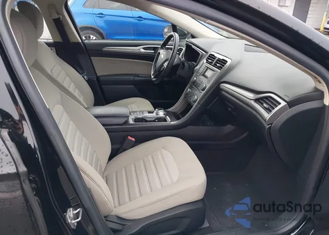 2018 Ford Fusion Hybrid S z USA, uszkodzony, nr VIN 3FA6P0UU5JR254460